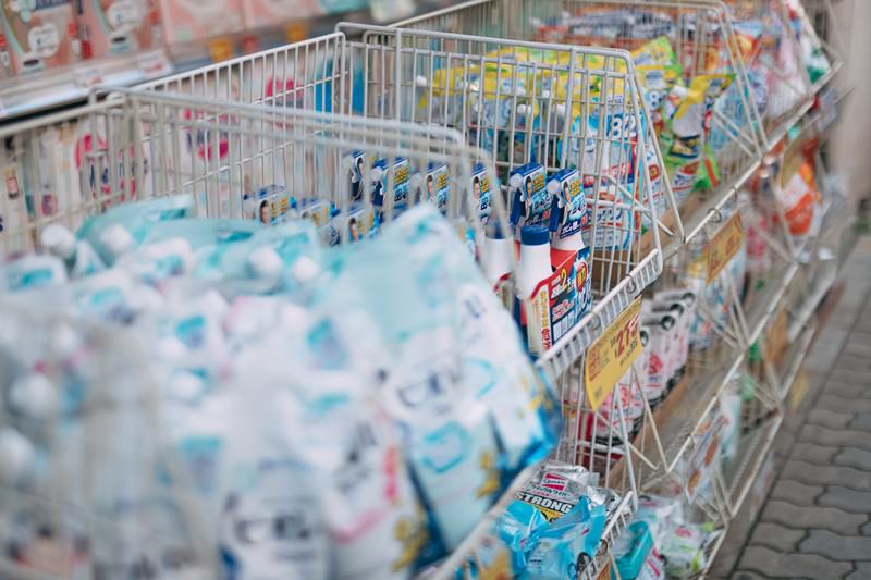 薬局の特売品コーナーの無料の写真素材